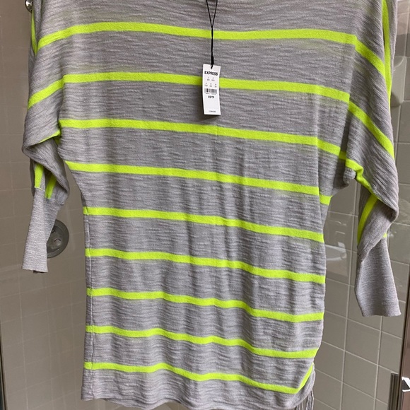 NWT EXPRESS SWEATER - Picture 2 of 4